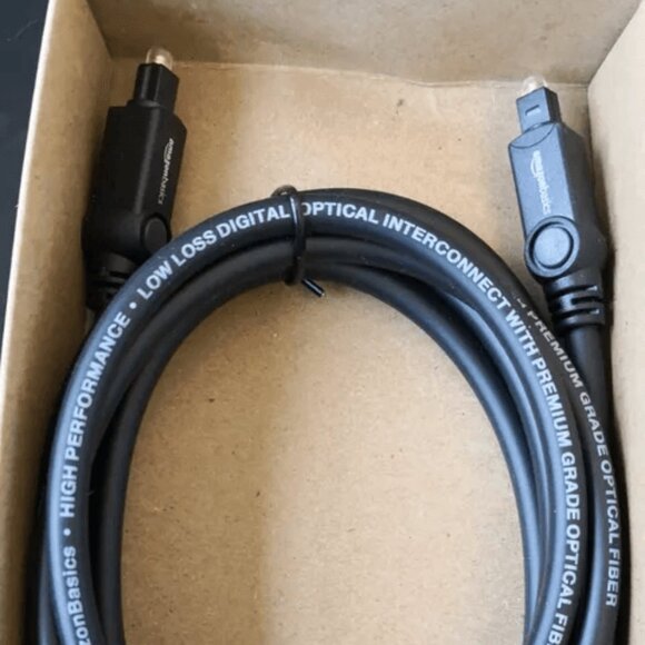 AmazonBasics Digital Optical Audio Toslink Cable - 6 Feet (1.8 Meters) - Picture 2 of 5